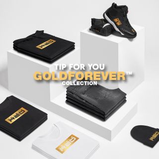 Discover the GOLDFOREVER™ outfit – an iconic mix of black, white and golden details. 👑 T-shirt, jeans, hoodie, cap and...