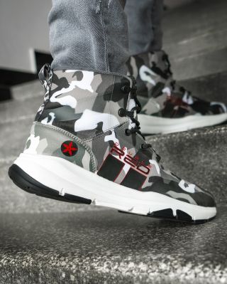 🥷 Ninja Black&White™ – legenda v novom vydaní. Prvý model so šnúrkami, ktorý posúva hranice štýlu aj komfortu. Vodoodolná...